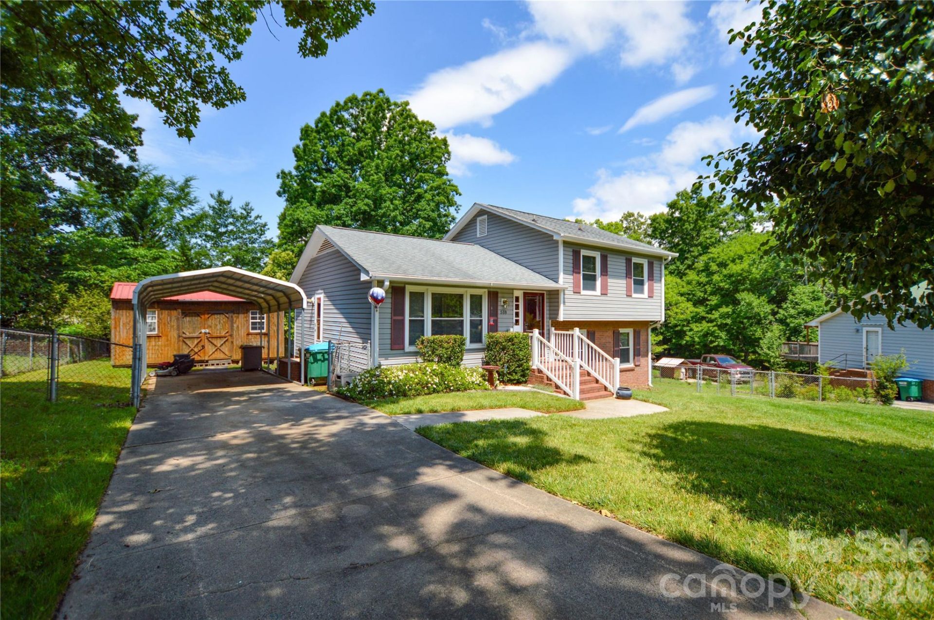 518 Vinecrest Drive, Matthews, NC 28105 Main Photo
