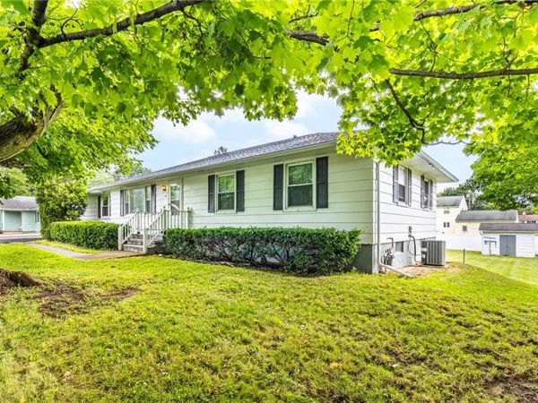 1990 Maple Avenue, Palmyra, NY 14522