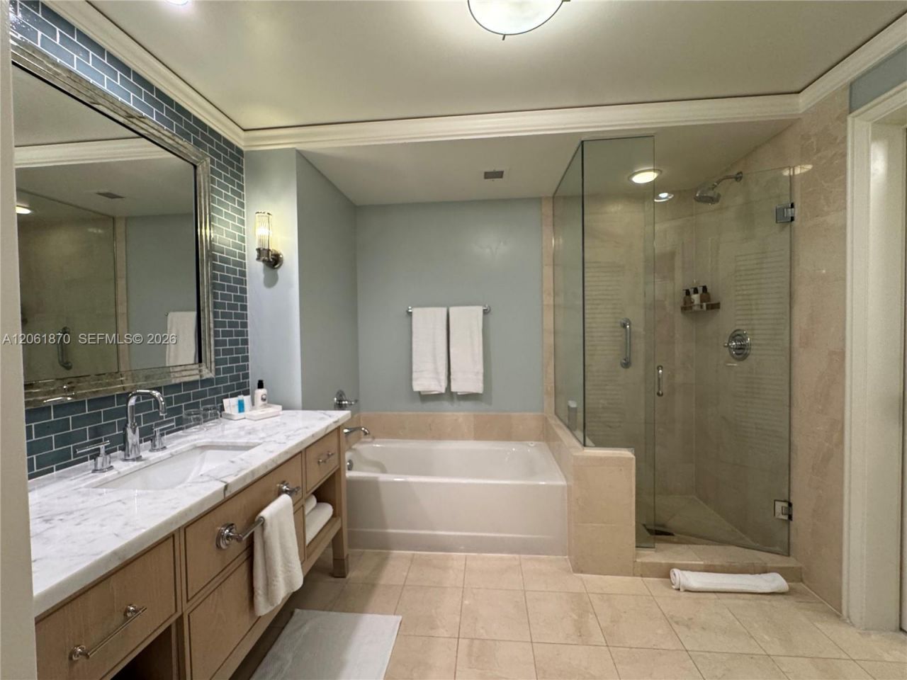 455 Grand Bay Dr , Unit 717, Key Biscayne, FL 33149 Photo