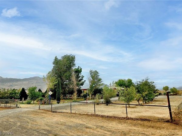700 W Kimberly Avenue , Pahrump, NV 89060