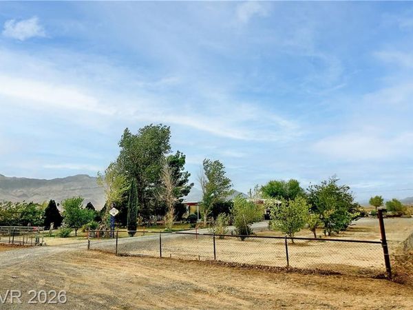 700 W Kimberly Avenue , Pahrump, NV 89060