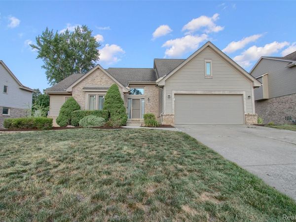 18978 Glengarry Drive, Livonia, Mi 48152