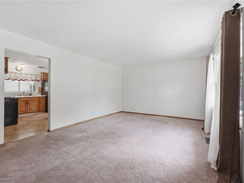 407 Dorwood Drive, Alliance, OH 44601 Photo 11