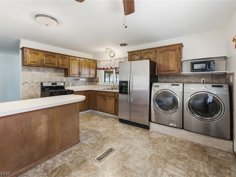 407 Dorwood Drive, Alliance, OH 44601 Photo 22