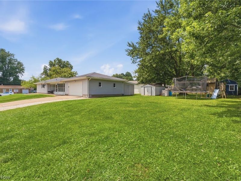 407 Dorwood Drive, Alliance, OH 44601 Photo 5
