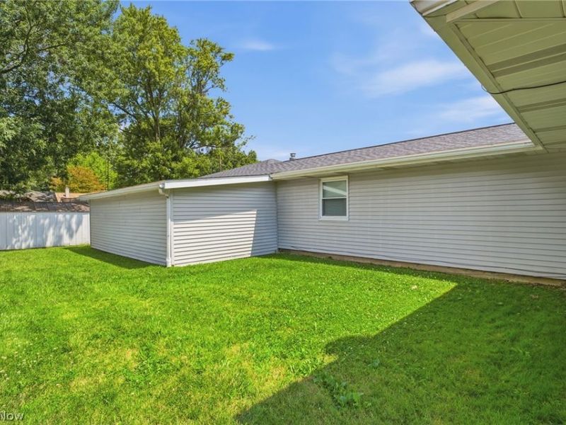 407 Dorwood Drive, Alliance, OH 44601 Photo 8