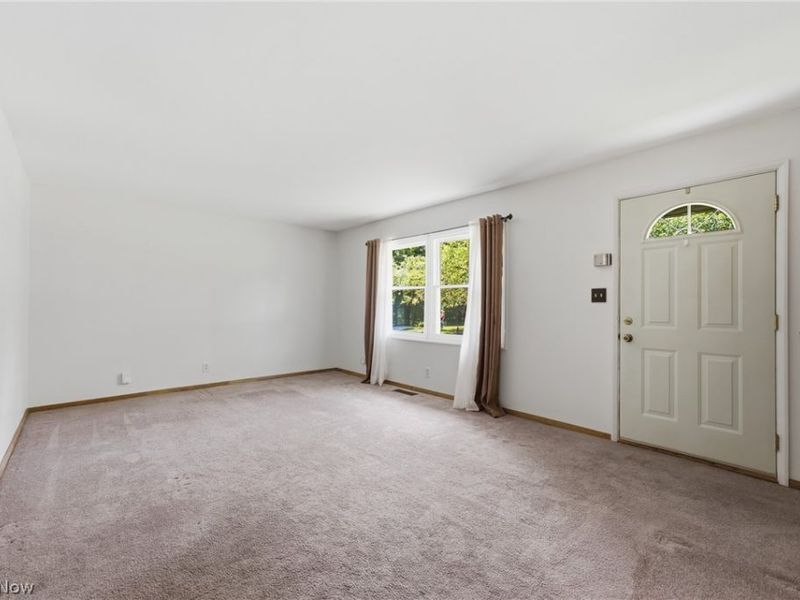 407 Dorwood Drive, Alliance, OH 44601 Photo 9
