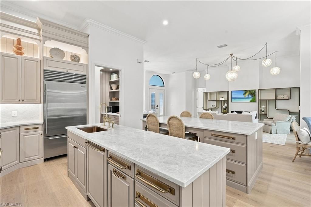 9833 Clear Lake Cir, Naples, FL 34109 Photo