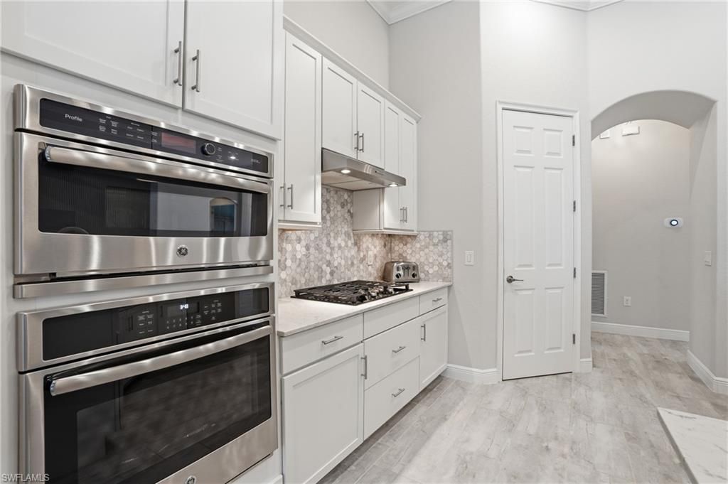 2327 Somerset Pl , Naples, FL 34120 Photo