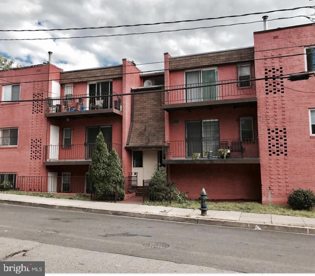 5009 D Street SE , Unit 202, Washington, DC 20019 Main Photo
