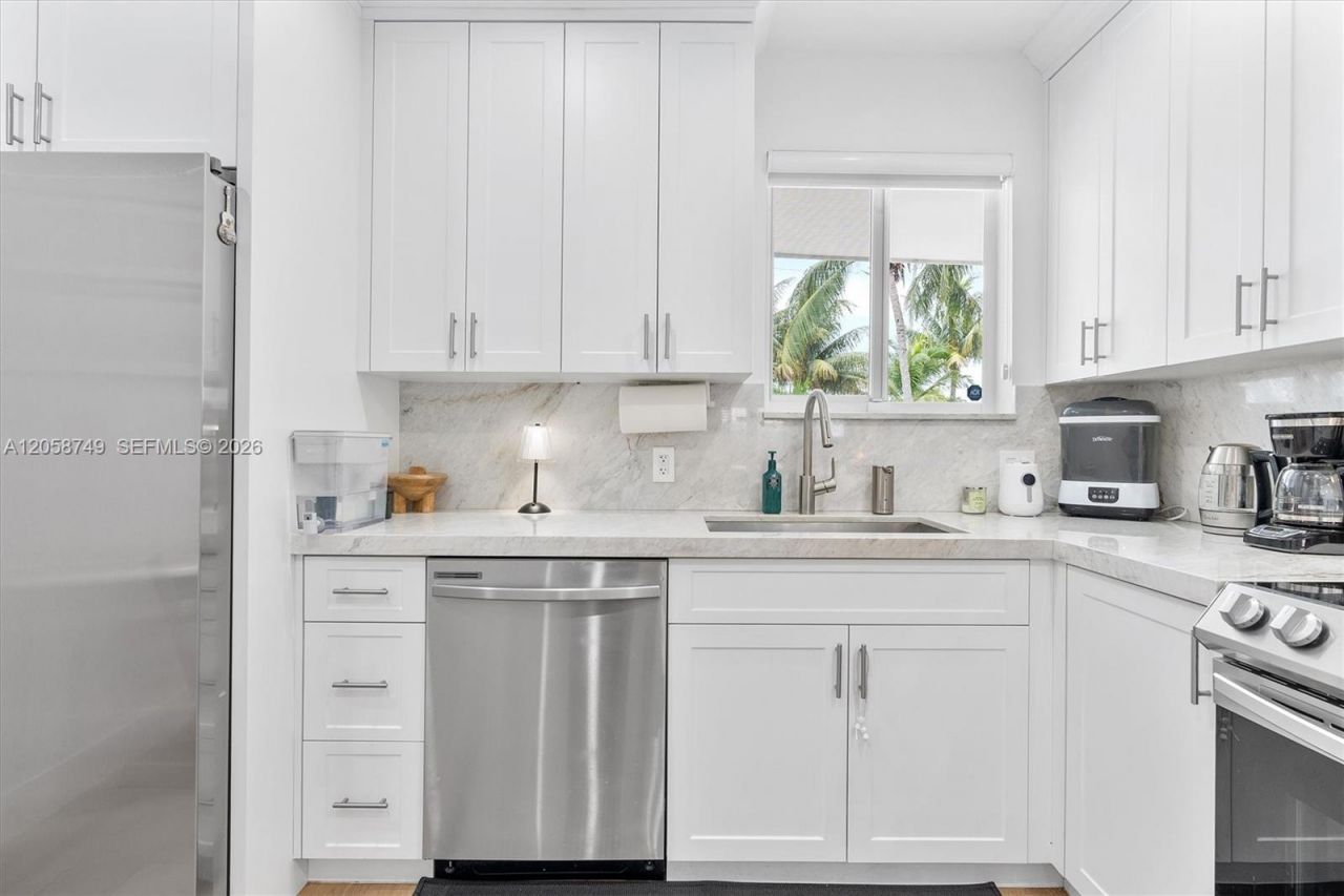 6100 NW 2nd St, Miami, FL 33126 Photo