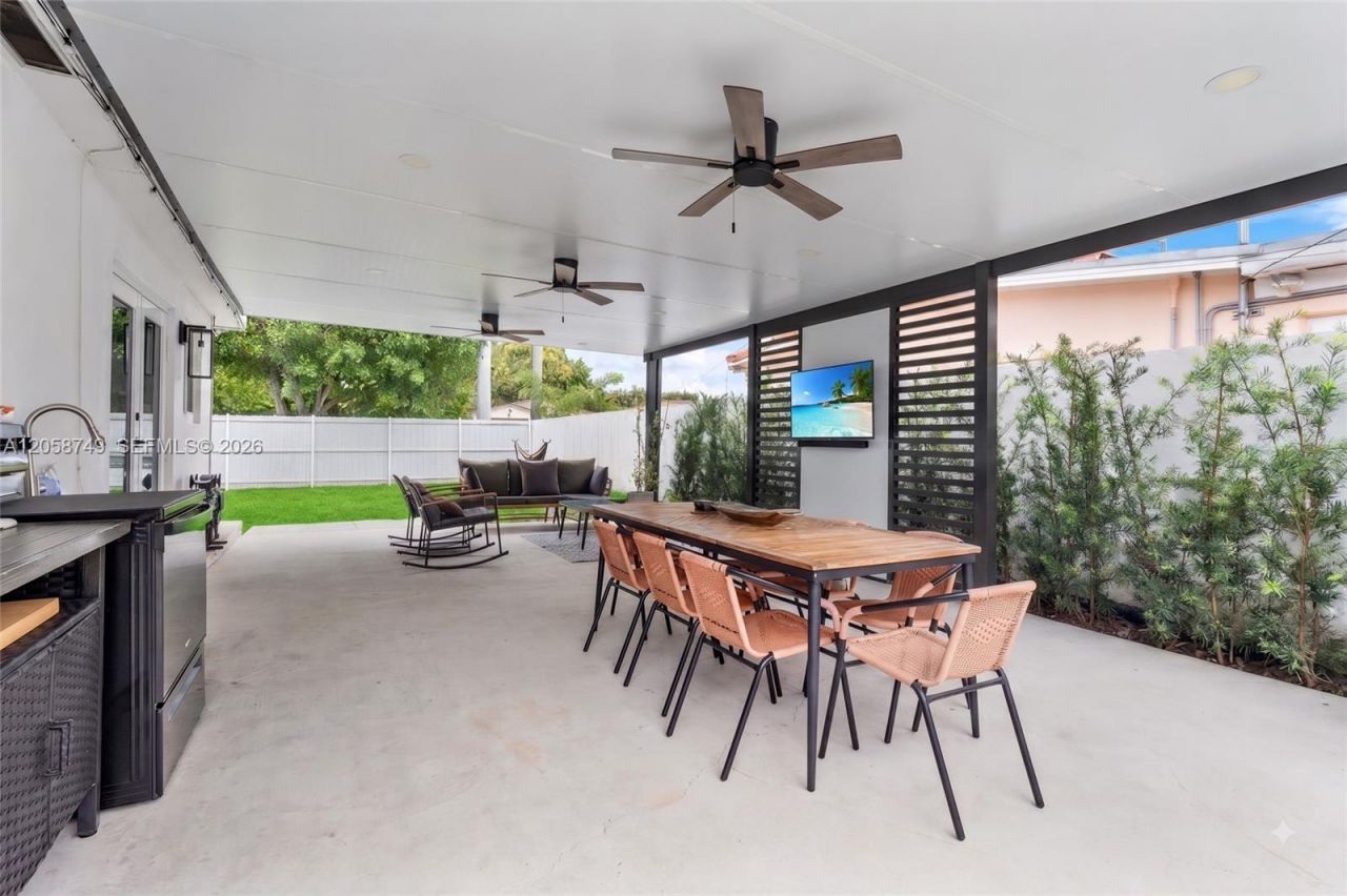 6100 NW 2nd St, Miami, FL 33126 Photo
