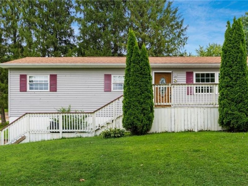 490 Cedarhurst Drive, Zanesville, OH 43701 Photo 2