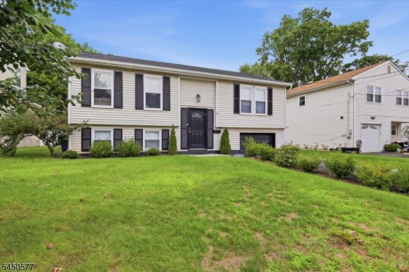 17 Weston St, Metuchen, NJ 08840 Main Photo