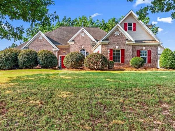 183 Melrose Creek Drive , Stockbridge, GA 30281