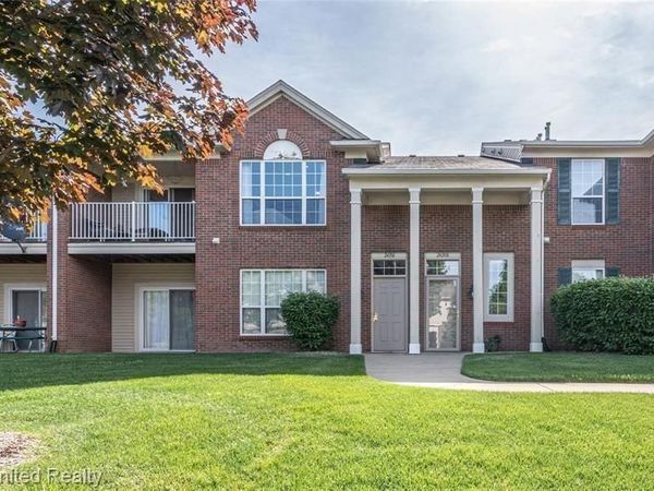 24208 Chesapeake Circle, Commerce Township, Mi 48390