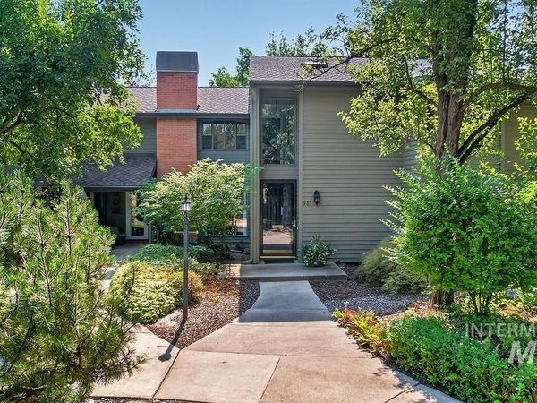 983 E Strawberry Ln, Boise, ID 83712