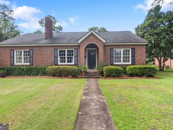 910 6th Avenue, Albany, GA 31701