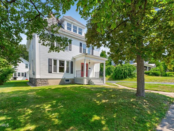 9 5th Avenue, Gloversville, NY 12078