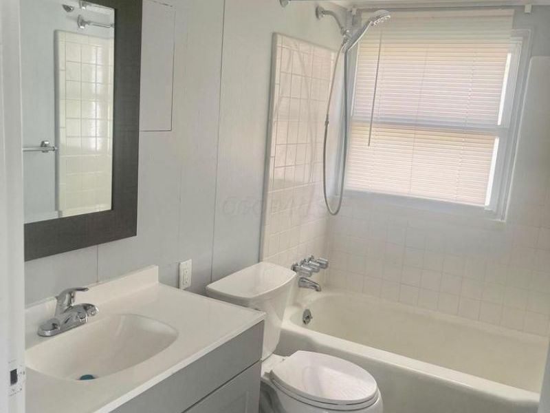 484 S Hampton Road , Columbus, OH 43213 Photo 8