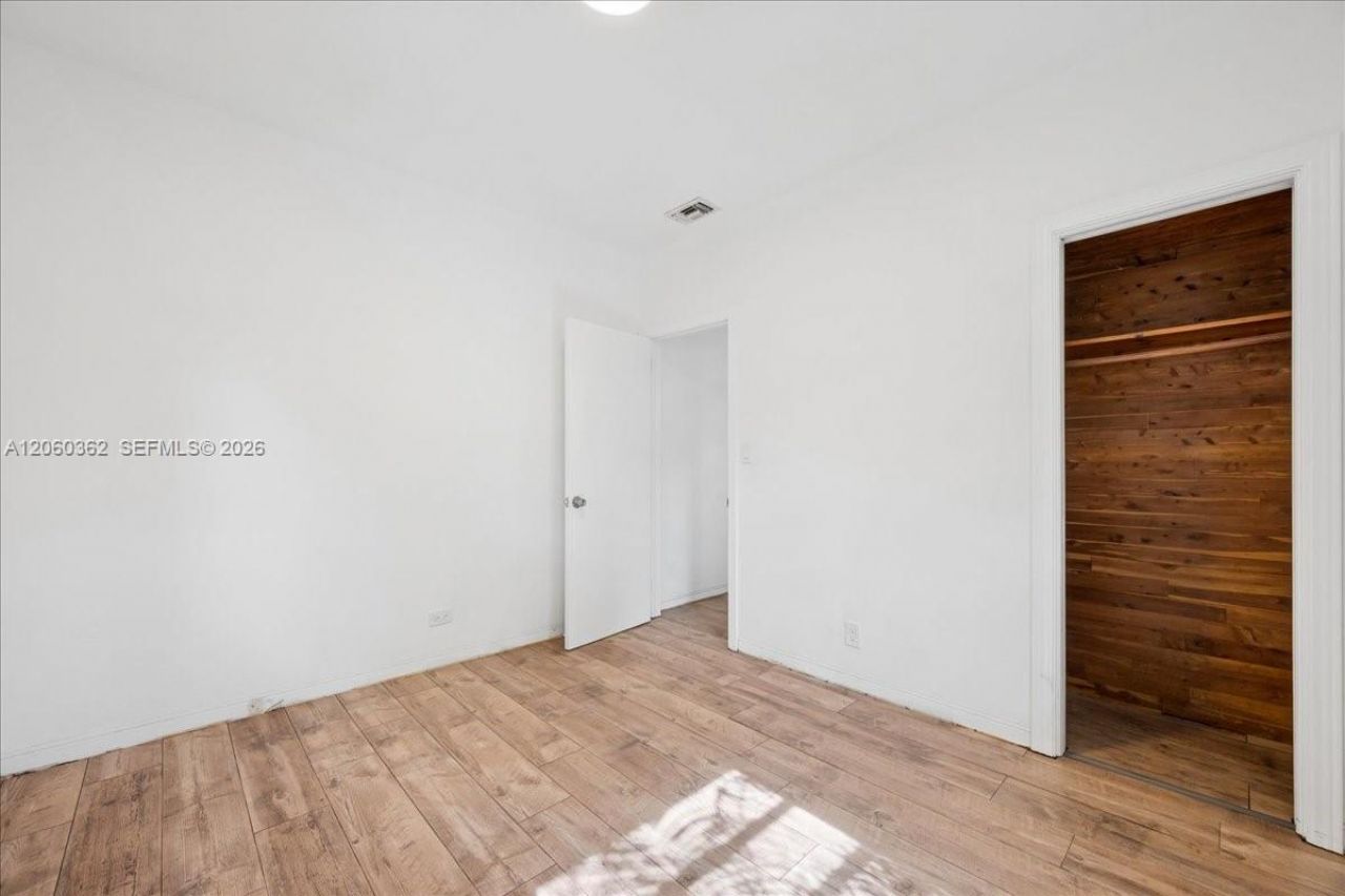 2750 SW 26th St, Unit MAIN, Miami, FL 33133 Photo