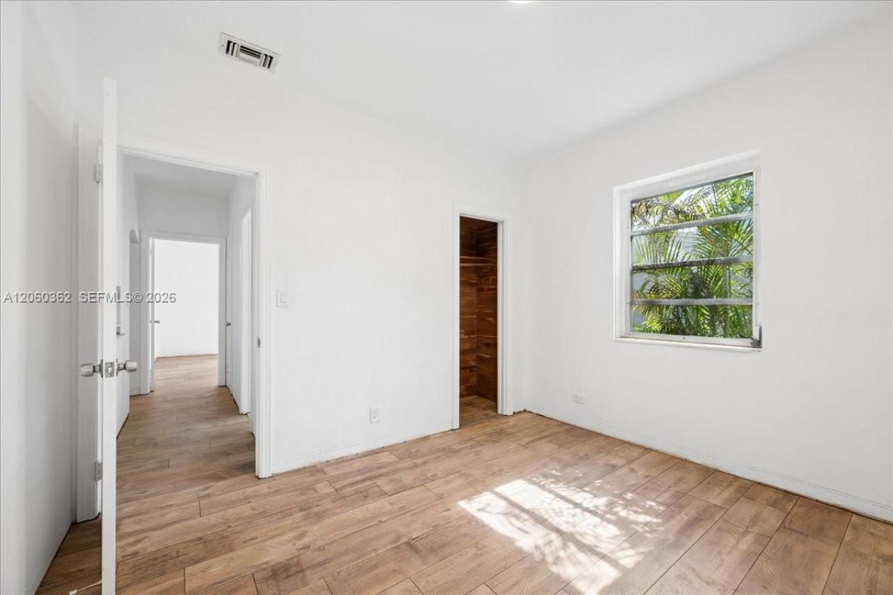 2750 SW 26th St, Unit MAIN, Miami, FL 33133 Photo