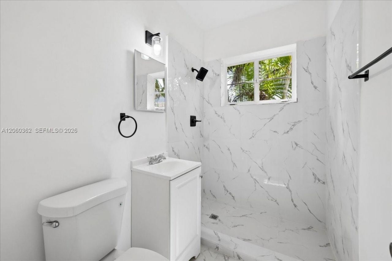 2750 SW 26th St, Unit MAIN, Miami, FL 33133 Photo
