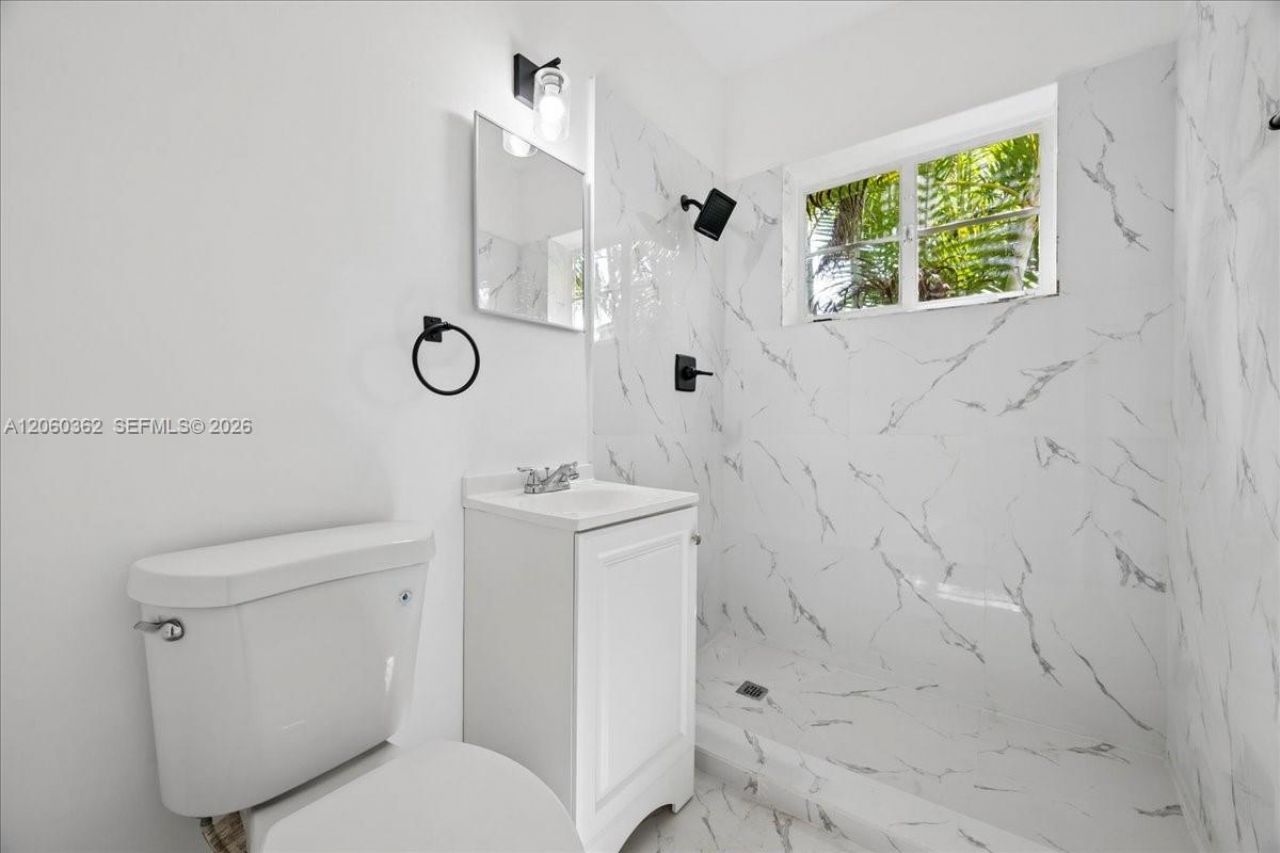 2750 SW 26th St, Unit MAIN, Miami, FL 33133 Photo