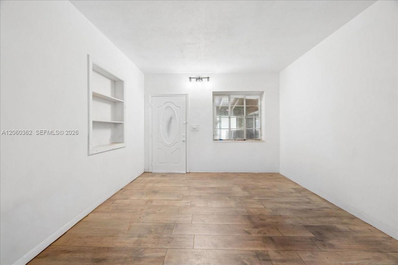 2750 SW 26th St, Unit MAIN, Miami, FL 33133 Photo