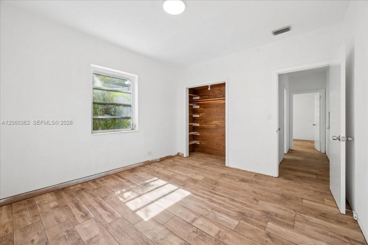 2750 SW 26th St, Unit MAIN, Miami, FL 33133 Photo