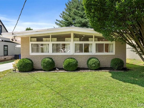2137 East Drive, Crystal Lake Park, MO 63131