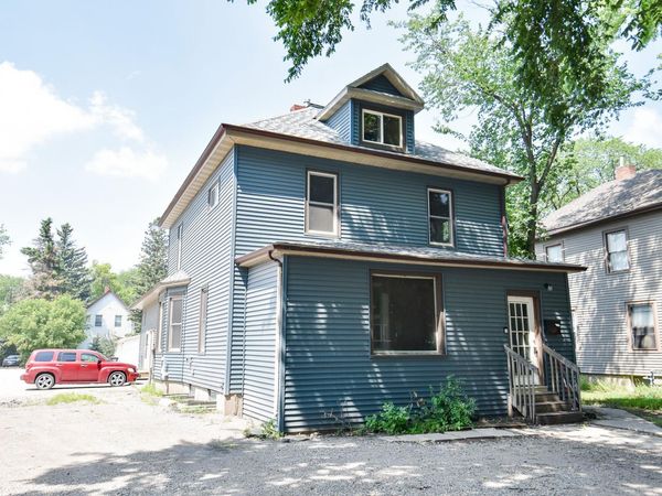 1114 UNIVERSITY Drive N, Fargo, ND 58102