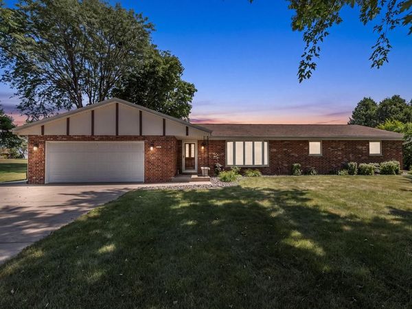 4112 Mueller DRIVE, Hartford, WI 53027