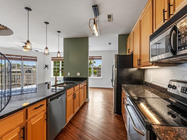 1888 N Humboldt AVENUE, Unit 403, Milwaukee, WI 53202