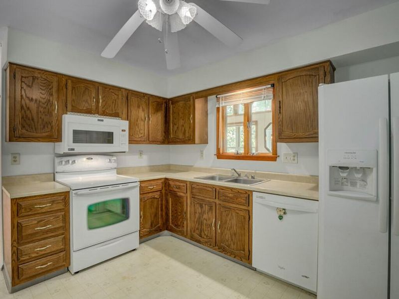 8576 Winthrop Circle, Florence, KY 41042 Photo 10