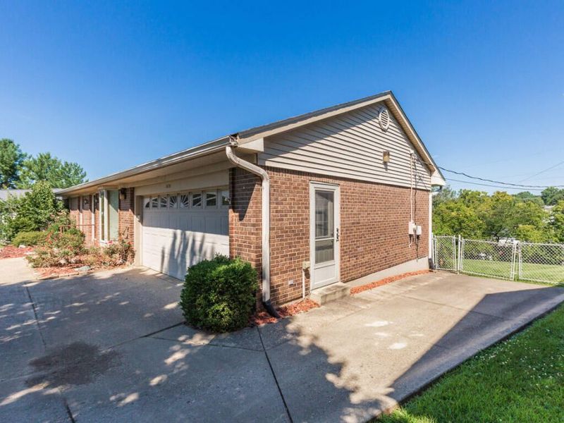 8576 Winthrop Circle, Florence, KY 41042 Photo 3