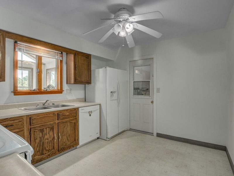 8576 Winthrop Circle, Florence, KY 41042 Photo 9
