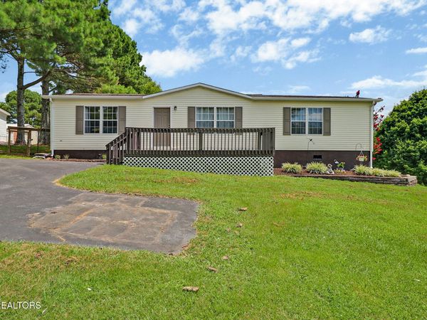 1246 Creston Rd, Crossville, TN 38571