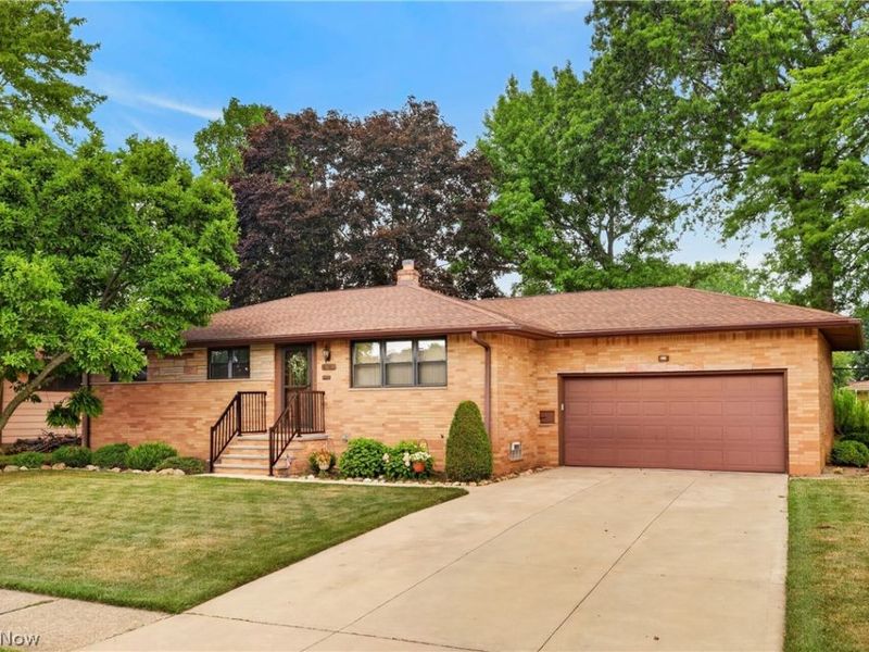 8460 Banner Lane, Parma, OH 44129 Photo 1