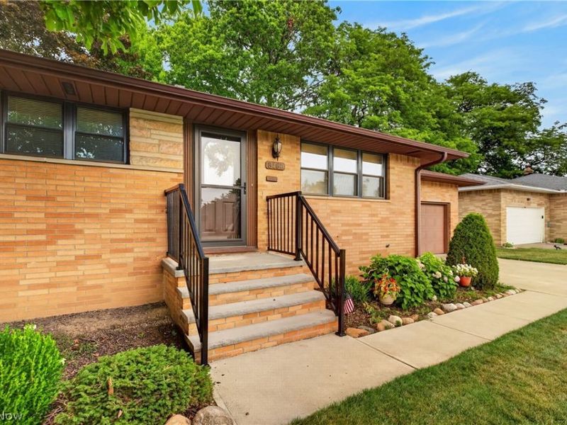 8460 Banner Lane, Parma, OH 44129 Photo 2
