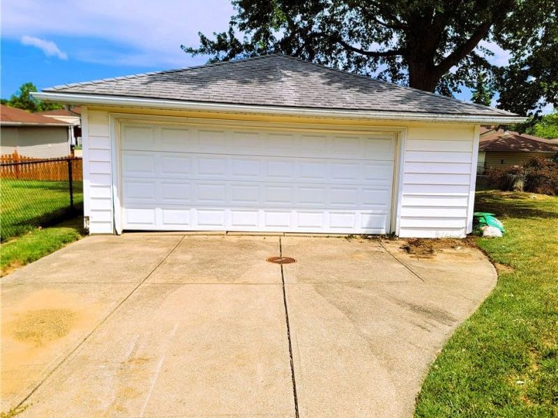 1612 Green Acres Drive , Parma, OH 44134 Photo 18