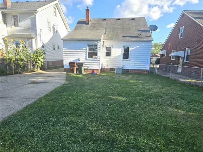 6906 Belmere Drive, Parma, OH 44129 Photo 23