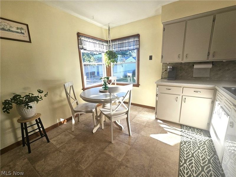 6906 Belmere Drive, Parma, OH 44129 Photo 6