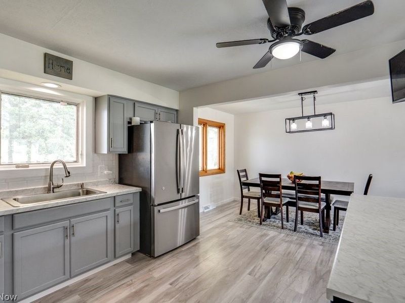 7821 W List Lane, Parma, OH 44130 Photo 7