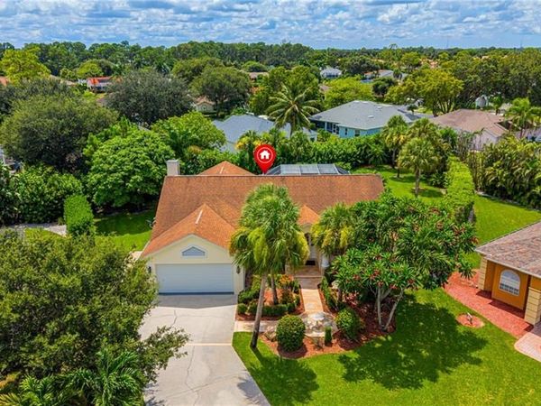 656 Coldstream CT , NAPLES, FL 34104