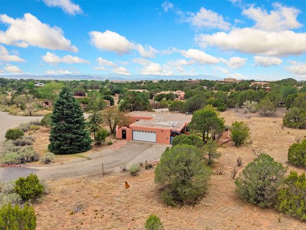 140 Calle San Simon , Santa Fe, NM 87505