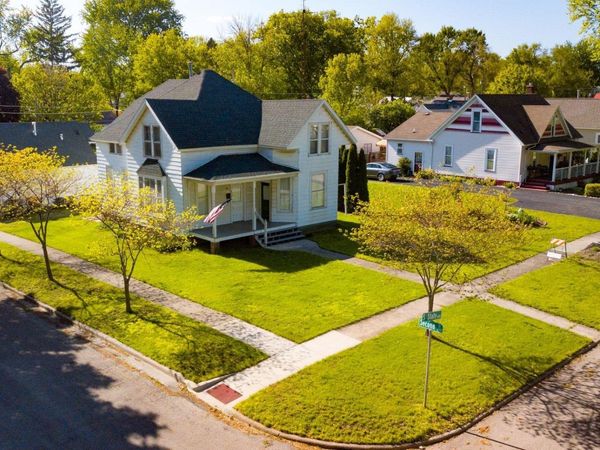 619 S STATE Street, Lincoln, IL 62656