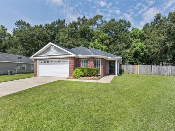 2074 Spring Grove W, Mobile, AL 36695