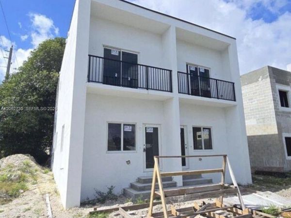 394 NE 174th St, North Miami Beach, FL 33162