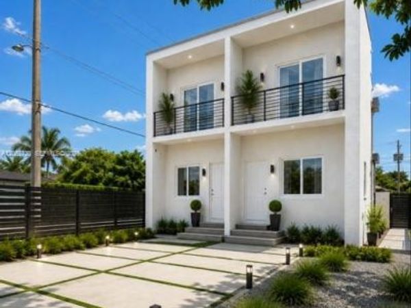 394 NE 174th St, North Miami Beach, FL 33162